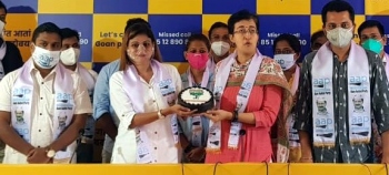 AAP sends cakes to ‘defector’ MLAs to mark second year of joining BJP