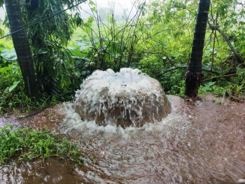Ever seen a sewage fountain? One’s near Margao KTC stand