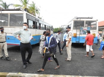 Slush chokes Old Goa tunnel; KTC buses ferry train passengers
