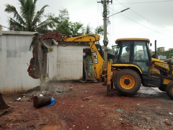 Illegal structures face the axe along Mapusa-Calangute road