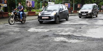 Dilapidated condition of roads disrupt Margao traffic