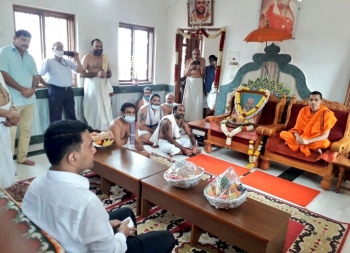 CM visits Partagal pays, homage to late Swamiji