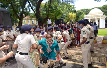 Para teachers arrested; have given them best deal: CM