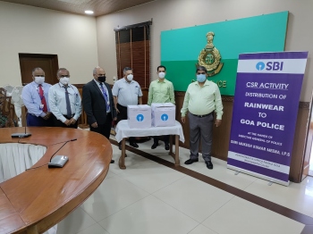 SBI donates rainwear to police dept