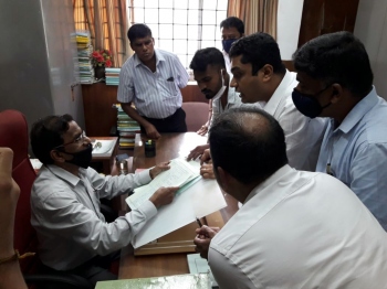 Addl DoP gheraoed for suspending Siridao sarpanch’s no-trust motion