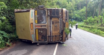 Driver hurt in truck mishap at Borim