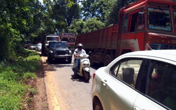 Truck breaks down at Karmalghat, traffic hit