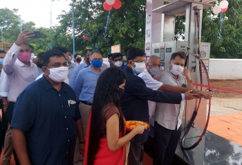 Govt plans to phase out petrol & diesel vehicles in 15 yrs: Minister