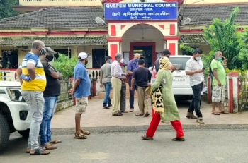 Confusion at QMC over pilots, rickshaw owners' ID papers