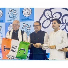 Luizinho, supporters embrace Trinamool