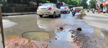 Hospicio sewage water floods road; locals hold their noses