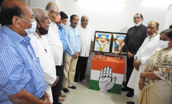 Gandhi lives forever: Cong pays homage to Father of the Nation