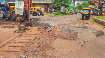 Clear all potholes on roads by Nov 1, CM tells PWD