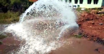 Roadwork damages water pipeline at Dhargal