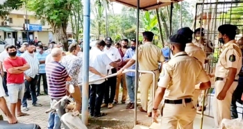 Cuncolim council defers auctioning of shops after traders demand rehab