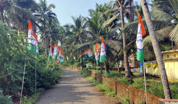 Streets, traffic circles in Velsao decked up for Rahul’s visit
