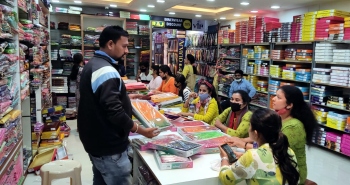 Amid Covid relief, Goans flock to Belagavi for Diwali shopping