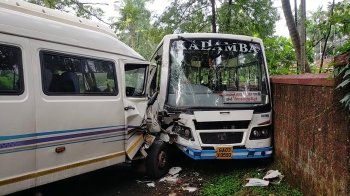 KTC bus, Tempo Traveller collide at Sattari, 13 hurt
