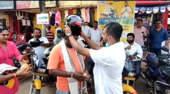 AAP leader Mayekar felicitates motorcycle pilots at Calangute