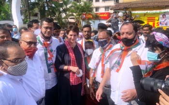 Work hard to restore Goa in hands of Goans, Cong workers told