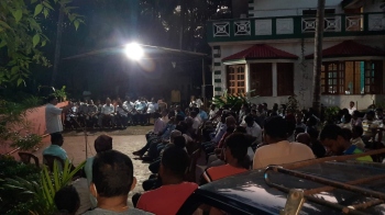 Pic by Kathy Fernandes Poi Khot's supporters urge ex-MLA to contest elections