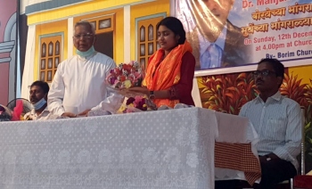 Borim parish felicitates swimming star