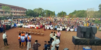 Hundreds gather at Sada in support of Milind Naik