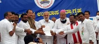 Christians hold fast to protest against Karnataka government's proposed 'Anti-Conversion Law'