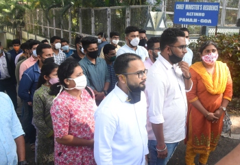Selected candidates protest at CM’s residence