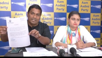 AAP exposes Churchill, Cong politics over Delhi church
