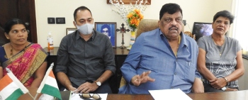 Churchill keeps cards close to chest on govt formation