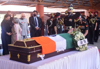 Wave of nat’l sentiment, Goan pride as State bids adieu to its two sons