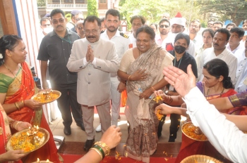 Develop villages along with cities: Governor