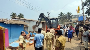 Tension at Kharewaddo as encroachments bulldozed