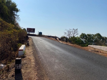 Road barriers along Chorla highway remain unrepaired