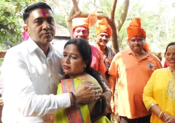 CM partakes in Sotreo festivities at his sister’s place, turns emotional