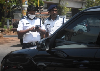 611 fined as police collect Rs 4 lakh on first day of new motor vehicle rules