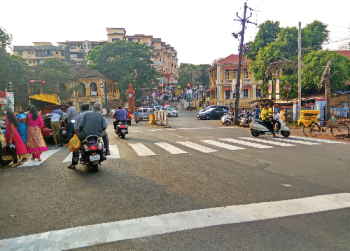 Zebra crossings without traffic lights are futile
