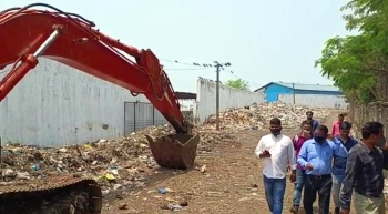 JCB damages water pipeline near Sada garbage plant, over 120 families without water