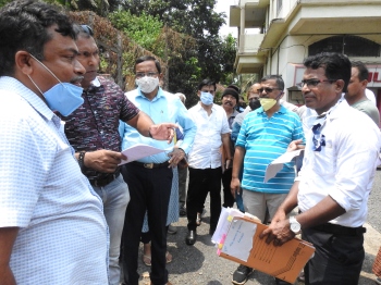 Sewage in city drains: After inspection, authorities agree to work on action plan