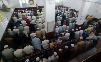 Eid celebrated in port town amid heavy police presence