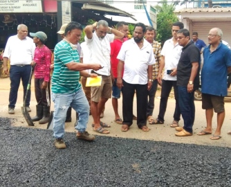Benaulim MLA, ex-MLA’s kin descend on Colva to claim credit for hot mixing works