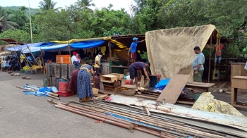 PWD clears makeshift market in Sanvordem