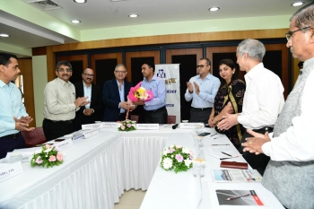 CM assures GCCI to resolve pending issues