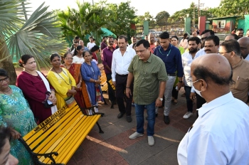 Minister reviews work of Joggers park phase 2