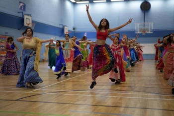 Not just any cake: Bollywood homage to queen for Jubilee