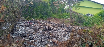 Unknown persons burn trash outside Agonda garbage shed