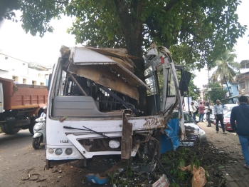 Three hurt in KTC bus accident at Porvorim