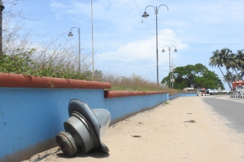 Tourists have lucky escape as lamp crashes down at Colva beach