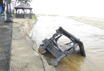 Gazebo collapses, wall cracks due to soil erosion at Colva beach